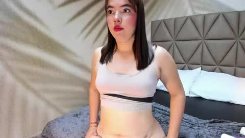 Snapshot of chloe_bloom_ chatting on 7, 6, 2026 Chloe online show from 7, 6, 2026