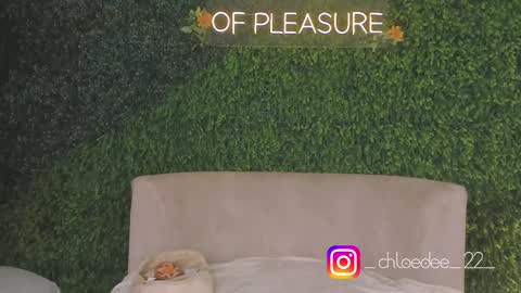 Chloe online show from 29, 9, 2025