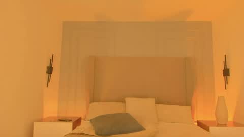 Chloe online show from 10, 4, 2026