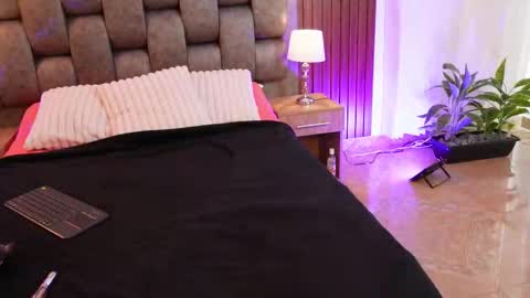 Chloe online show from 4, 3, 2026