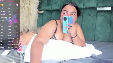 Snapshot of chloe_jackson25 chatting on 7, 7, 2026 Chloe online show from 7, 7, 2026