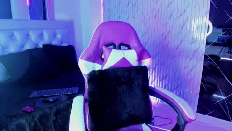 chloe_jacksonn online show from 4, 10, 2025