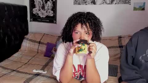 chloe_kisses online show from 12, 9, 2025