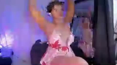 Snapshot of chloe_kisses2 chatting on 18, 6, 2026 chloe_kisses2 online show from 18, 6, 2026