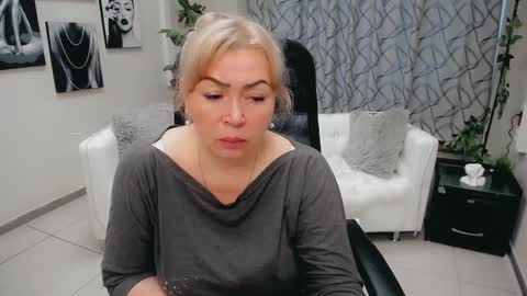 Chloe online show from 30, 10, 2025