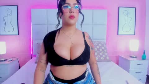 Snapshot of chloe_parker_ chatting on 12, 7, 2026 cloe online show from 12, 7, 2026