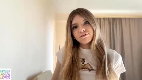 Snapshot of chloe_show chatting on 17, 10, 2025 hloe online show from 17, 10, 2025