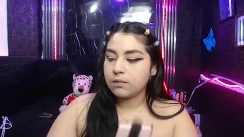 chloe_smith5 online show from 17, 4, 2026