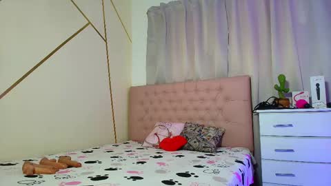 Snapshot of chloe_swarts chatting on 29, 4, 2026 Lulu online show from 29, 4, 2026