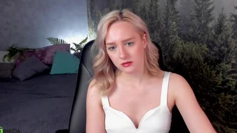 Snapshot of chloedeccker chatting on 18, 5, 2026 Chloe Deccker online show from 18, 5, 2026
