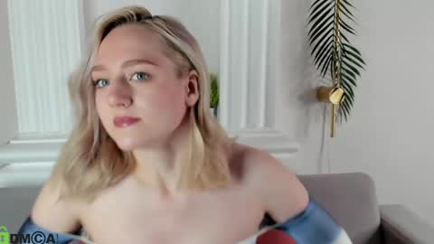 Snapshot of chloedeccker chatting on 27, 5, 2026 Chloe Deccker online show from 27, 5, 2026