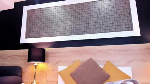 Chloe  online show from 4, 3, 2026