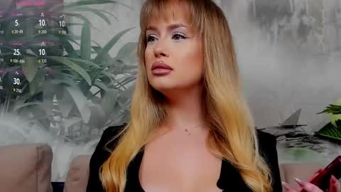 Chloee online show from 21, 11, 2025