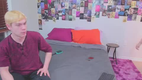 Chloe Night  Milo Night online show from 24, 1, 2025