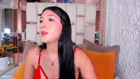 Chloe  online show from 24, 11, 2025