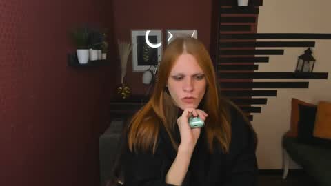 Chloe online show from 3, 12, 2025