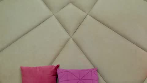 Chloe Vee online show from 15, 2, 2026