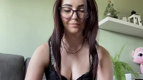 Snapshot of chloexnatural chatting on 28, 5, 2026 ChloeXNatural online show from 28, 5, 2026