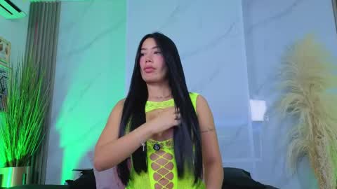 Snapshot of chlooee_ chatting on 4, 5, 2026 Chlooe online show from 4, 5, 2026