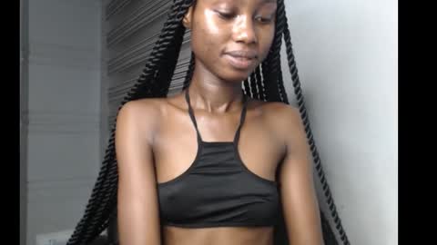 choco_petitqueen online show from 10, 11, 2025