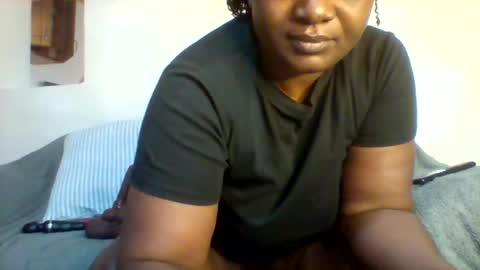 Snapshot of chocobabe002 chatting on 21, 10, 2025 chocobabe002 online show from 21, 10, 2025