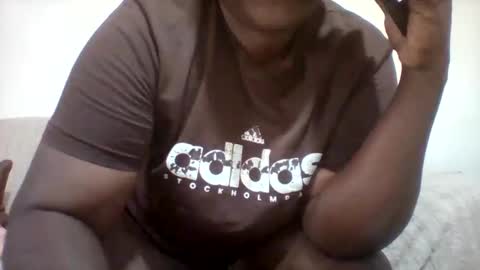 Snapshot of chocobabe002 chatting on 29, 10, 2025 chocobabe002 online show from 29, 10, 2025