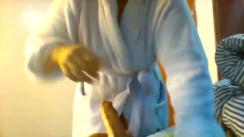 Snapshot of chocobabe002 chatting on 19, 12, 2025 chocobabe002 online show from 19, 12, 2025