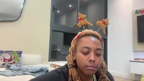 ChocolateCakeQueen online show from 9, 12, 2024