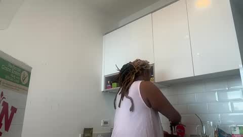 ChocolateCakeQueen online show from 20, 12, 2024