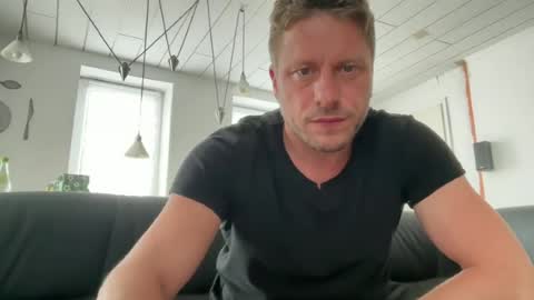 Snapshot of chris164 chatting on 4, 7, 2026 Chris online show from 4, 7, 2026