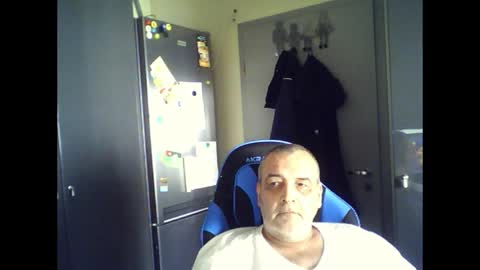 Snapshot of chris250268 chatting on 25, 5, 2026 Chris online show from 25, 5, 2026