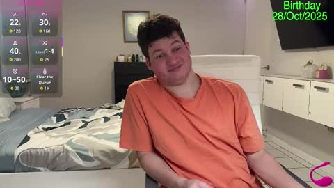 Snapshot of chris___evanss chatting on 18, 10, 2025 Chris Evens online show from 18, 10, 2025