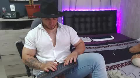chris_huntter online show from 6, 3, 2025