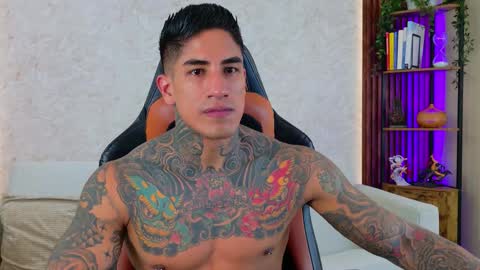 Snapshot of chris_reilly chatting on 8, 2, 2026 chris reilly online show from 8, 2, 2026