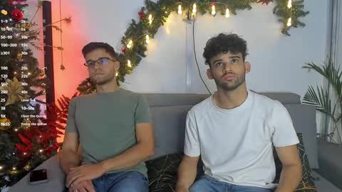 Im Chirs IM MODEL INDEPENDT online show from 31, 12, 2024