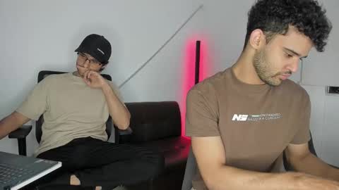 Im Chirs IM MODEL INDEPENDT online show from 9, 10, 2025