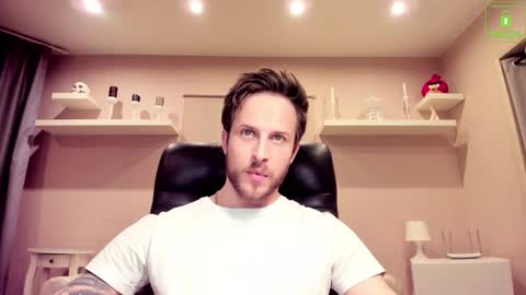 Snapshot of chriscarrey chatting on 16, 1, 2025 Chris online show from 16, 1, 2025