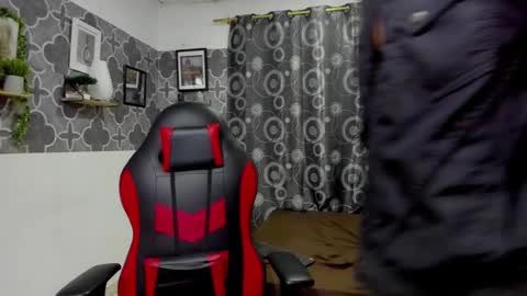 chriss_johnson online show from 4, 12, 2025