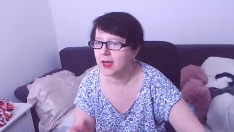 Christa online show from 1, 1, 2025