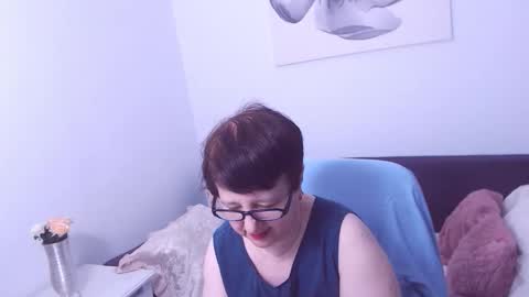 Christa online show from 12, 9, 2025