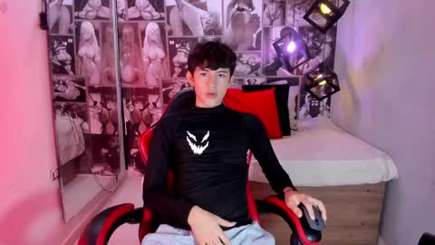 Snapshot of christian_foxx chatting on 28, 4, 2026 Christian online show from 28, 4, 2026