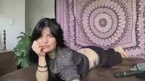 Val riess -- Instagram free online show from 21, 10, 2025