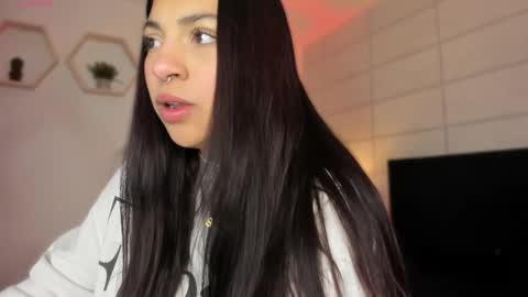 Christine  online show from 26, 9, 2025