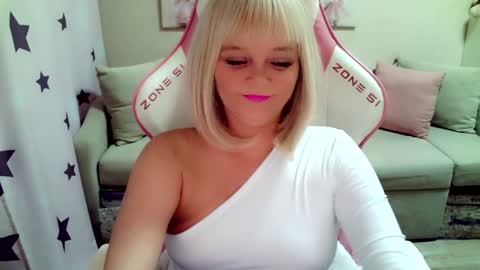 Christi online show from 4, 2, 2025