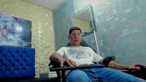 Christoper Giraldo online show from 7, 3, 2026