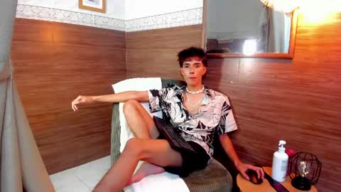 Snapshot of christopher_robin4 chatting on 10, 7, 2026 Chris online show from 10, 7, 2026