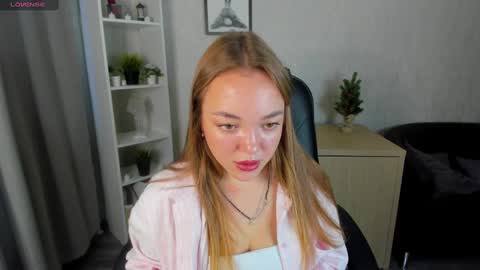 hristy3 online show from 28, 12, 2024