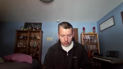 chrisw8121 online show from 3, 12, 2025