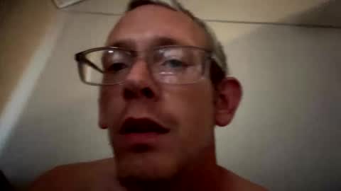 chriswells062590 online show from 19, 4, 2026