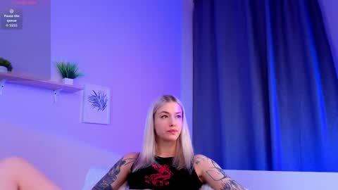 EvaBlonde TayaBrunette EliieBlack hair online show from 27, 4, 2026